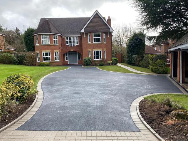 Driveways_Wythall_Tarmac_Projects_Paving.jpeg
